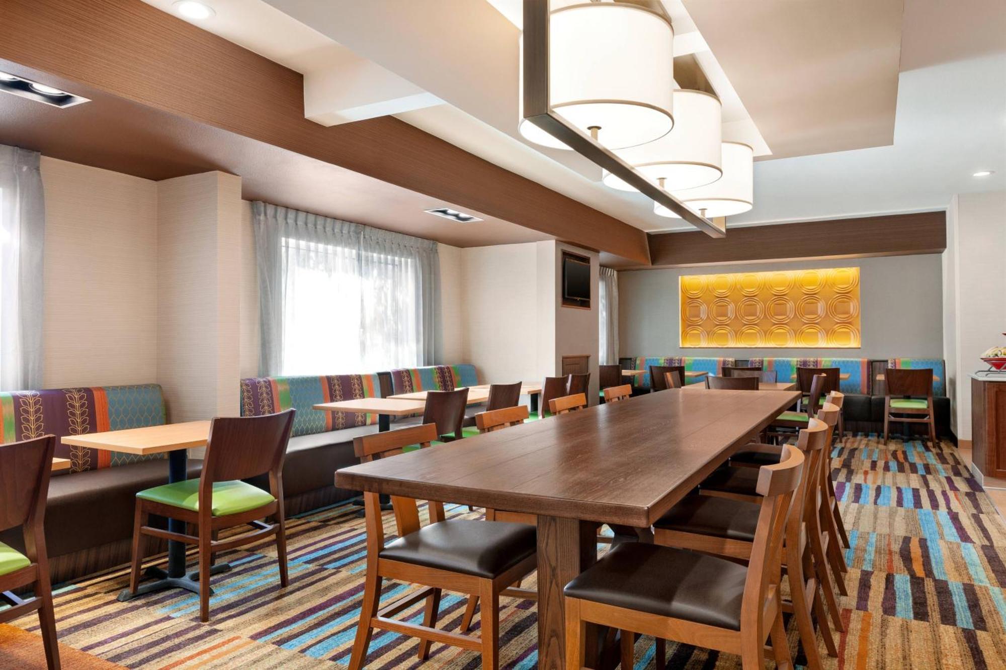 Fairfield Inn Розвилл Экстерьер фото